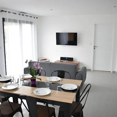 Holiday home Maison Climatisee Accessible Pmr *