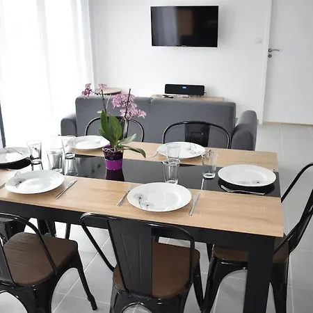 Maison Climatisee Accessible Pmr بيت للعطل *